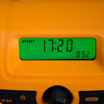 DeWALT DCR019 beleuchtetes Display, Uhranzeige